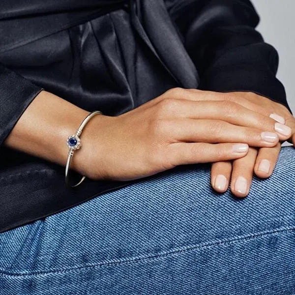 Vòng Đeo Tay Nữ Pandora Flower Clasp With Sea Blue Crystal And Clear Cubic Zirconia 598432C01 Màu Bạc Size 17
