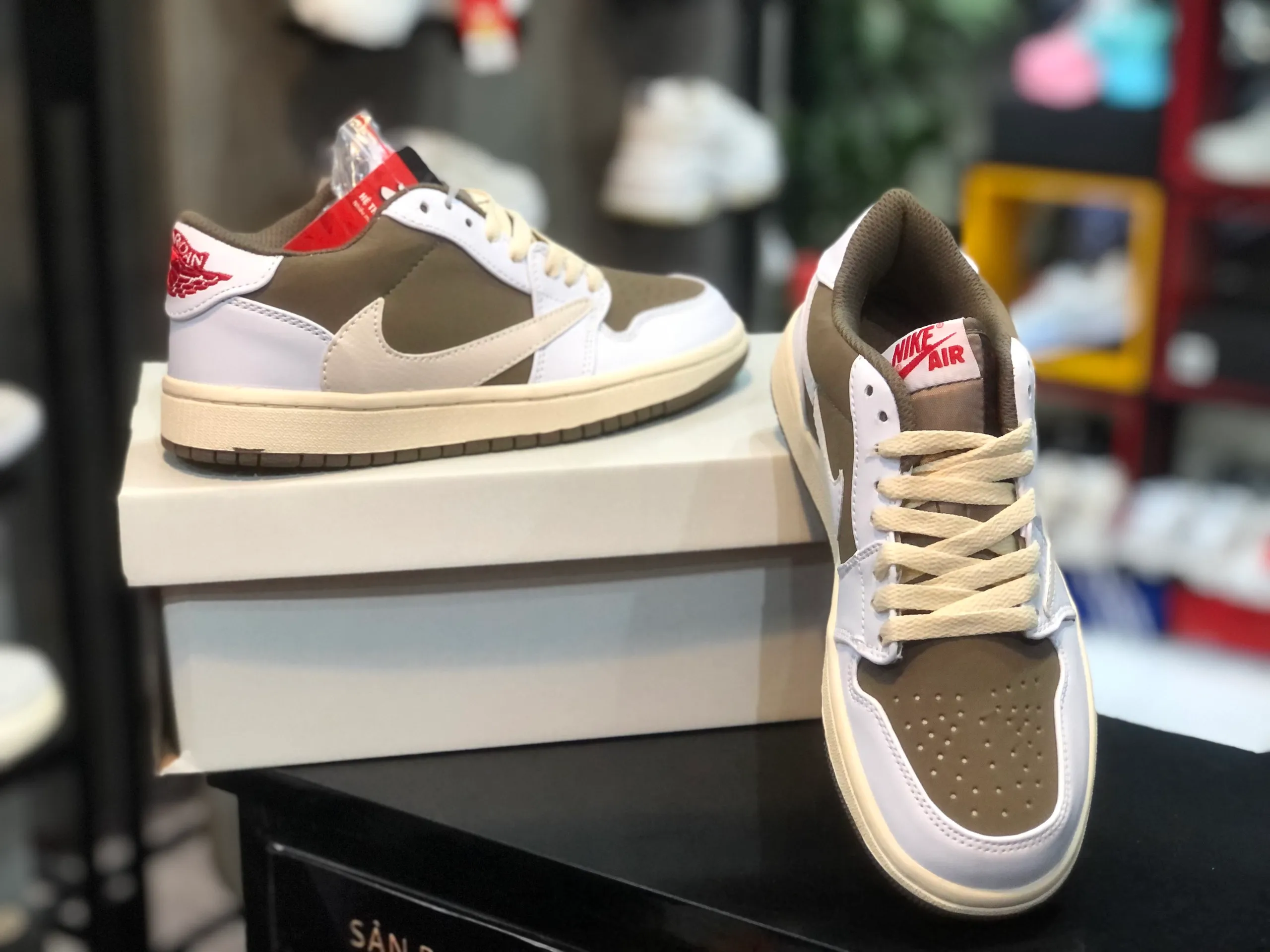 Giày Thể Thao Nike Travis Scott X Air Jordan 1 Low OG Reverse Mocha Phối Màu - Giày - Vua Hàng Hiệu