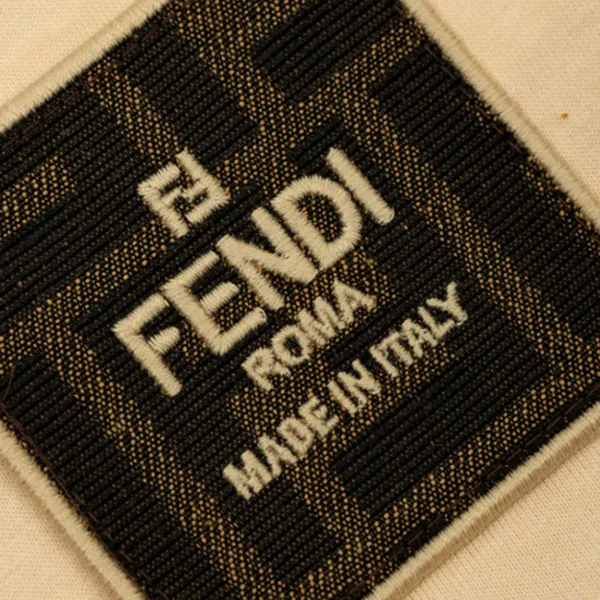 Áo Phông Nữ Fendi With Logo Patch 7AJ F1P2N JUI153 Tshirt Màu Be - Thời trang - Vua Hàng Hiệu