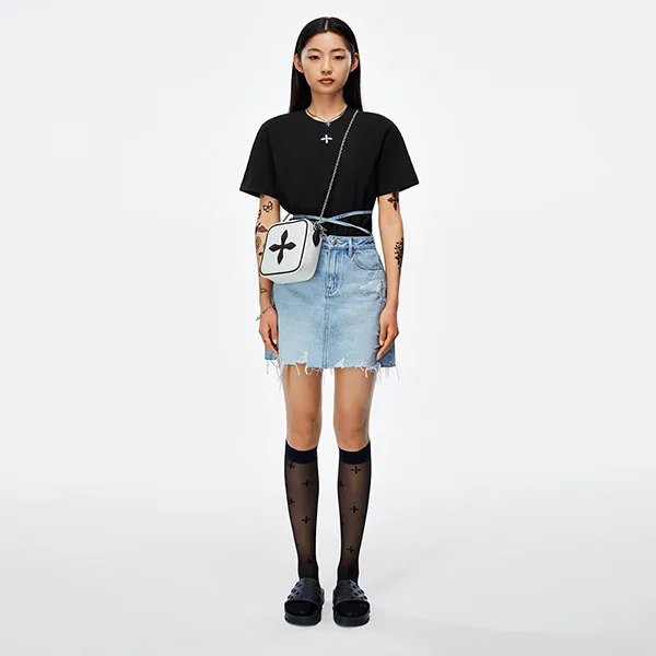 Áo Phông Nữ SMFK Black With Cross Flower Logo Printed DT002B Tshirt Màu Đen Size M