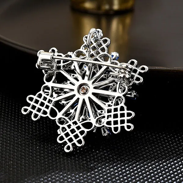 Cài Áo Nữ Meri Blue Snowflake BR788 Màu Xanh Bạc