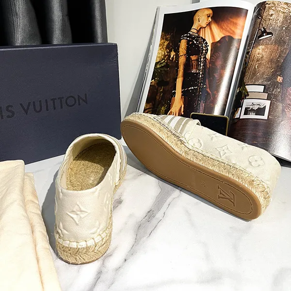 Giày Slip On Nữ Louis Vuitton LV Cloth Espadrilles Màu Be Size 36