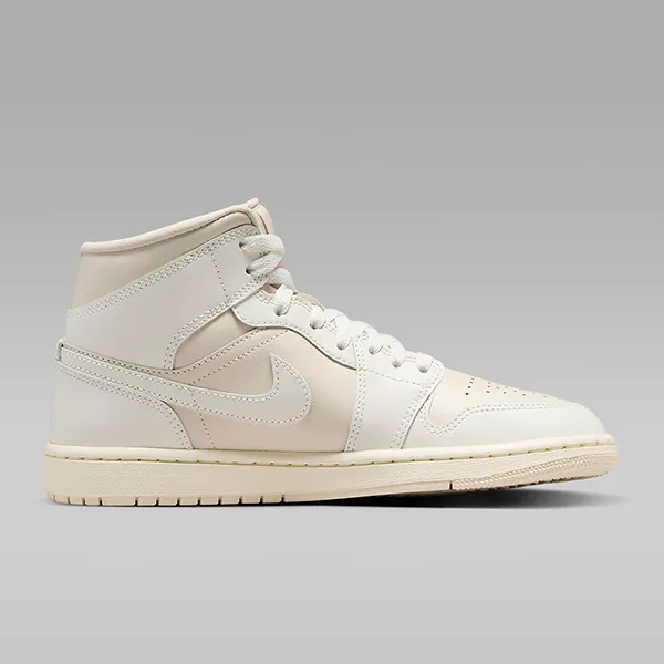 Giày Thể Thao Nike Air Jordan 1 MID BQ6472-201 Màu Be/Trắng Size 43