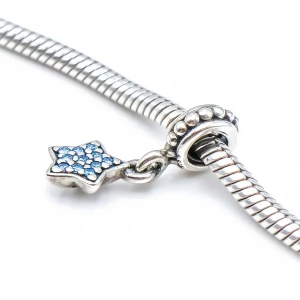 Hạt Vòng Charm Pandora Blue Pave Star Sterling Silver Dangle Charm 791024CZB Màu Bạc