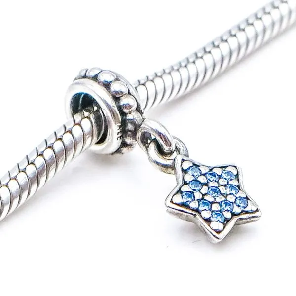 Hạt Vòng Charm Pandora Blue Pave Star Sterling Silver Dangle Charm 791024CZB Màu Bạc