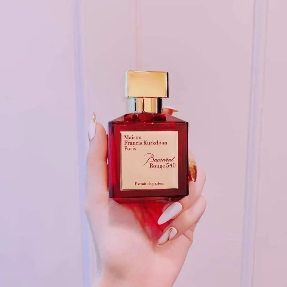 Giữ Khoảng Cách Thích Hợp Khi Xịt