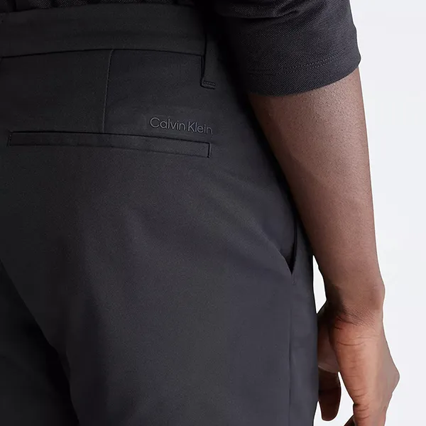 Quần Short Nam Calvin Klein CK Slim Fit Athletic Stretch 40QP613-001 Màu Đen Size 33