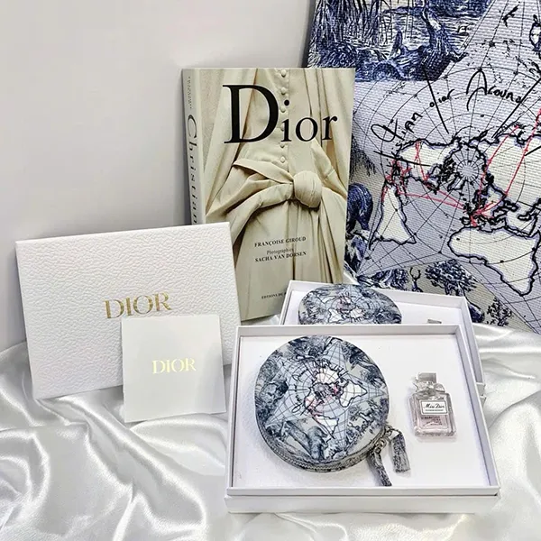 Set Túi Đựng Trang Sức Và Nước Hoa Nữ Dior (Around The World Travel Jewelry Case & Miss Dior Blooming Bouquet EDT 5ml)