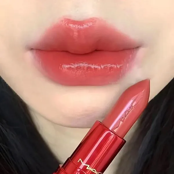 Son MAC Lustreglass Sheer-Shine Lipstick Sweeter Cinnamon Màu Đỏ Cam Gạch