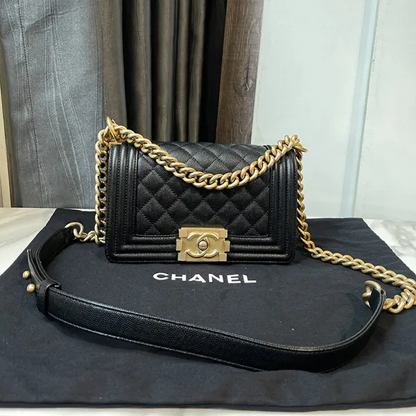 Túi Đeo Chéo Nữ Chanel Small Boy Crossbody Handbag Black Màu Đen