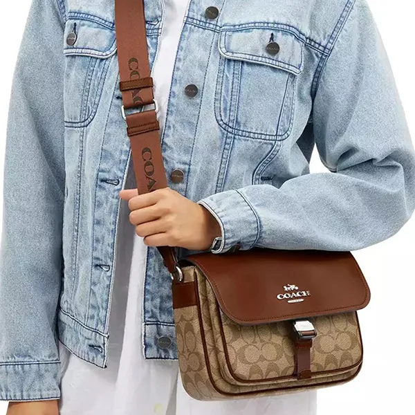 Túi Đeo Chéo Nữ Coach Pace Messenger Bag In Signature Canvas CR131 Màu Nâu Be