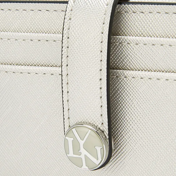 Ví Đựng Thẻ Nữ Lyn Tod Zipped LL24SWF003 Màu Trắng Bạc