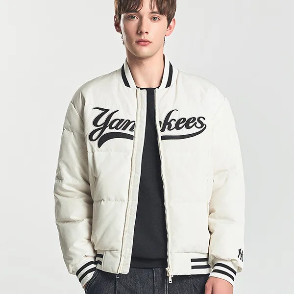 Áo Bomber MLB Varsity Front Culsive Lip Weight Short Padding New York Yankees 3ADJV0346-50CRD Màu Trắng Kem