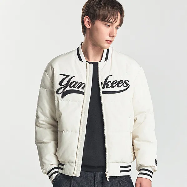 Áo Bomber MLB Varsity Front Culsive Lip Weight Short Padding New York Yankees 3ADJV0346-50CRD Màu Trắng Kem