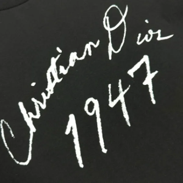 Áo Phông Nam Dior In Black Handwritten Christian Dior 493J696F0554 980 Tshirt Màu Đen Size S