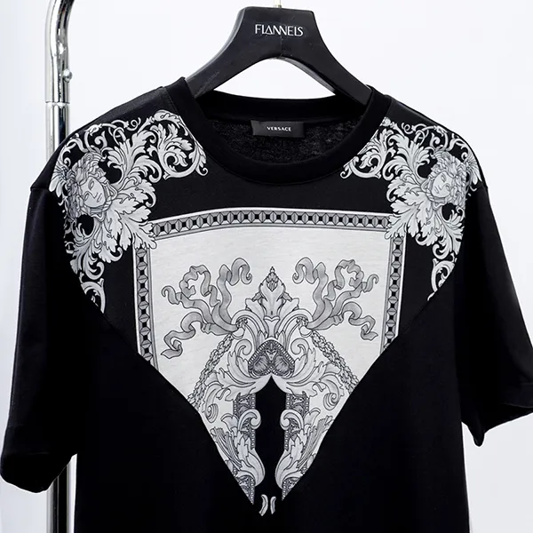 Áo Phông Nam Versace Black With Logo Printed 1012174 1A08822 5B040 Màu Đen Họa Tiết Size M