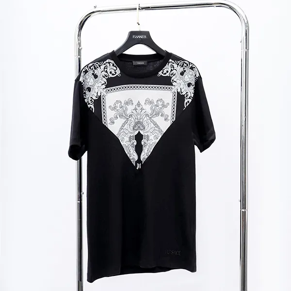Áo Phông Nam Versace Black With Logo Printed 1012174 1A08822 5B040 Màu Đen Họa Tiết Size M