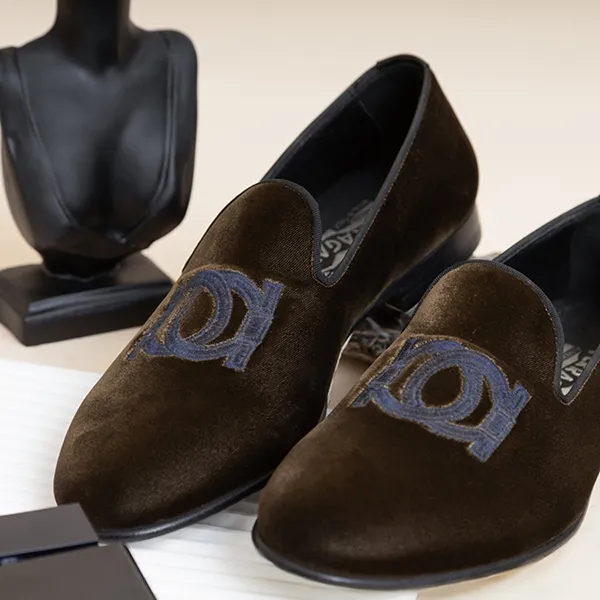 Giày Lười Nam Salvatore Ferragamo Loafers With Embroidered Logo In Brown Suede 96LC-27866 Màu Nâu Đen Size 7.5
