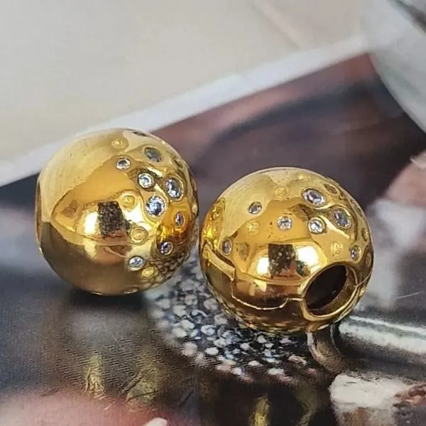 Hạt Vòng Charm Pandora Shine Scattered Sparkle Clip 767900CZ Màu Vàng Gold
