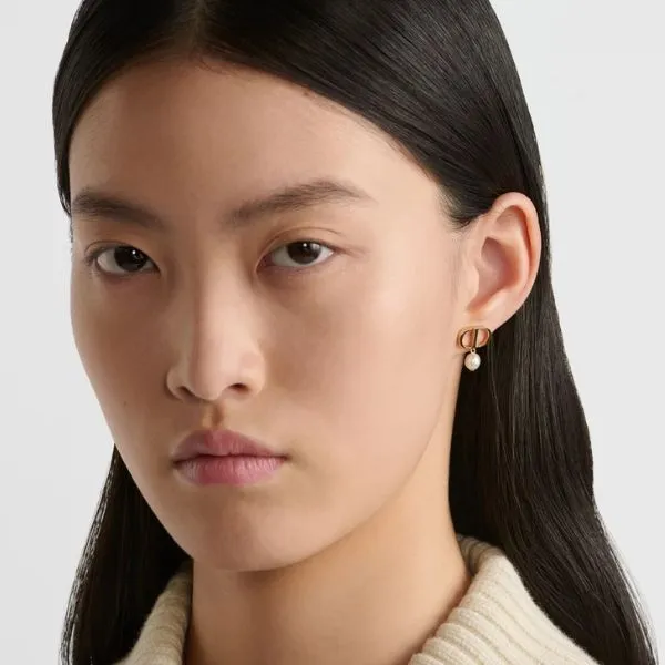 Khuyên Tai Nữ Dior Petit CD Matte Gold Metal And White Resin Pearls Earrings E1520PTCRS_D301 Màu Vàng Gold - Trang sức - Vua Hàng Hiệu