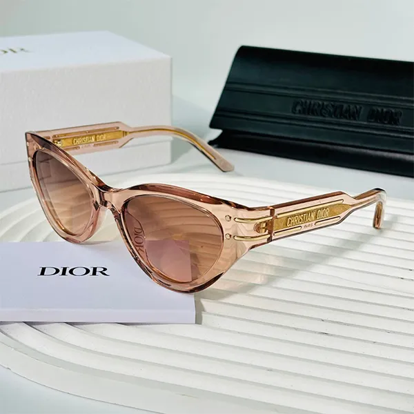 Kính Mát Nữ Dior In Pink DiorSignature Sunglasse B7I 40F1 Màu Hồng