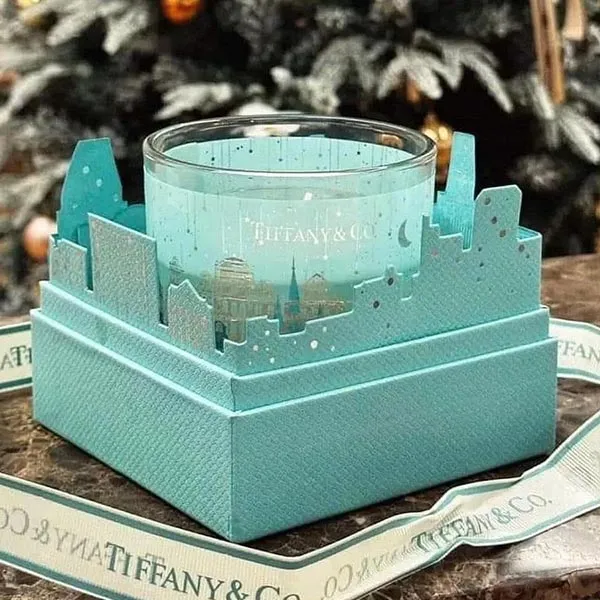 Nến Thơm Tiffany & Co. Christmas Aromatherapy Candle Có Đèn Led