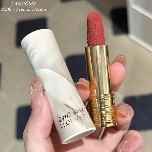 Son Lancôme X Louvre L'absolu Rouge Drama Matte 200 French Drama Màu Đỏ Nâu