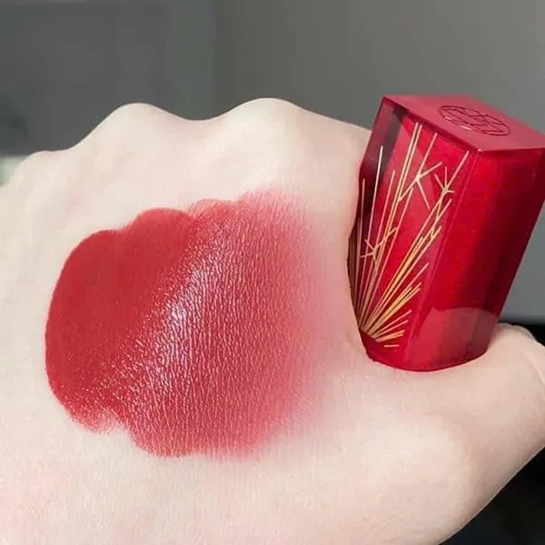 Son Shu Uemura Rouge Unlimited Amplified Lacquer AL RD 175 Màu Đỏ Đất Cherry