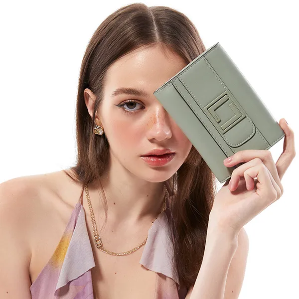 Ví Nữ Lyn Betty Semi Short Wallet LL24FWF034 Màu Xanh Green