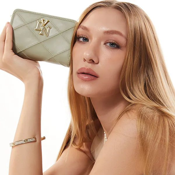 Ví Nữ Lyn Camille Quilted Short Wallet LL24FWF062 Màu Xanh Green