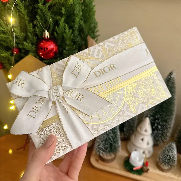 Bảng Phấn Mắt Dior Couture Palette Iconic Makeup Colors Face, Eyes And Lips 13 Màu (Limited Holiday 2024)