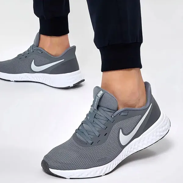 Giày Chạy Bộ Nam Nike Revolution 5 Cool Grey BQ3204-005 Màu Xám Size 40 - Giày - Vua Hàng Hiệu