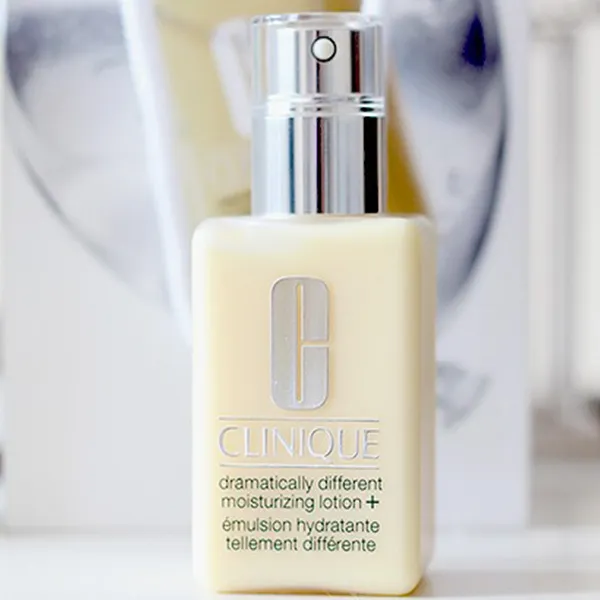 Kem Dưỡng Ẩm Clinique Dramatically Moituruzing Lotion With Pump 125ml