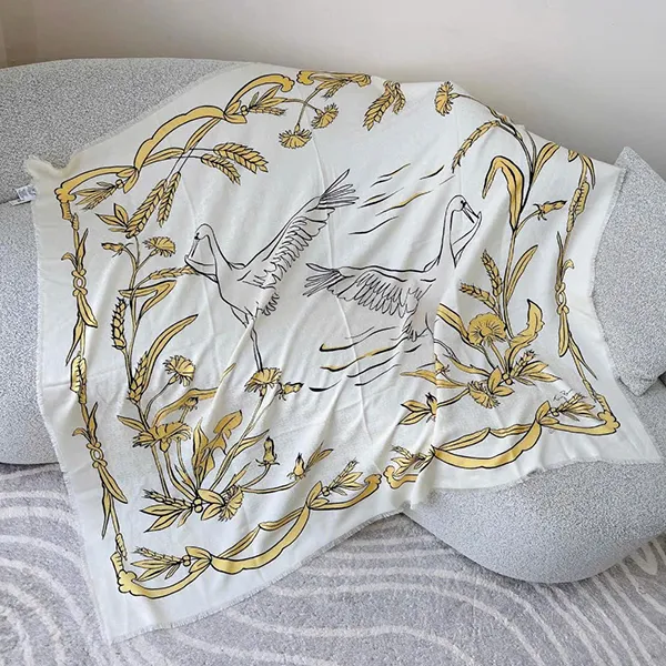 Khăn Nữ Tory Burch Morning Crane Square Scarf 142050 Màu Trắng Họa Tiết