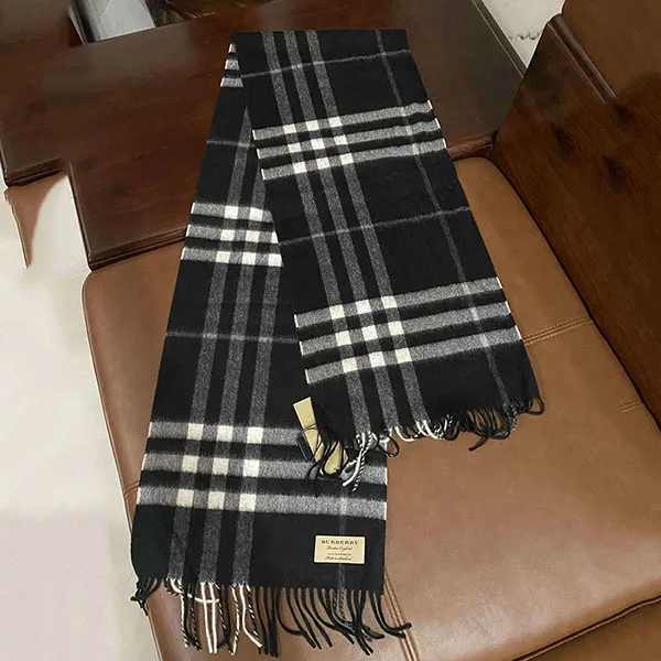 Khăn Quàng Cổ Burberry Check Scarf In Cashmere Màu Đen