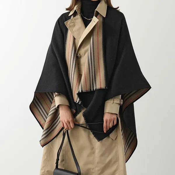 Khăn Quàng Cổ Burberry Icon Stripe Detail Wool Cape 8018496 A1189 Phối Màu