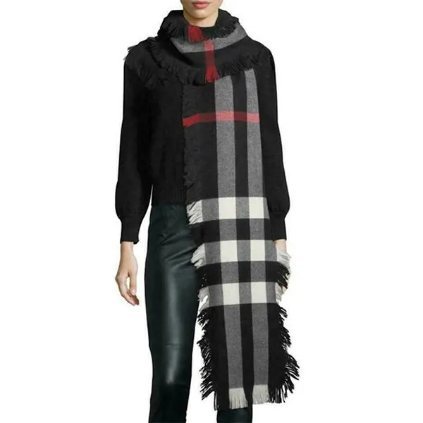 Khăn Quàng Cổ Burberry Wool Half Mega Fashion Plaid Check Scarf Màu Đen Kẻ