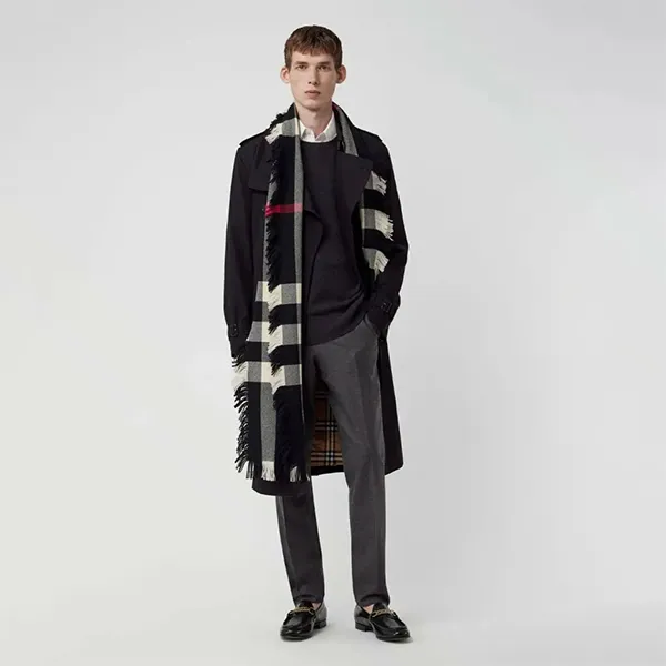 Khăn Quàng Cổ Burberry Wool Half Mega Fashion Plaid Check Scarf Màu Đen Kẻ