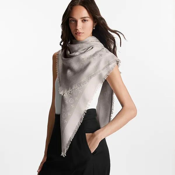 Khăn Quàng Cổ Nữ Louis Vuitton LV Monogram Classic Shawl M71336 Màu Greige