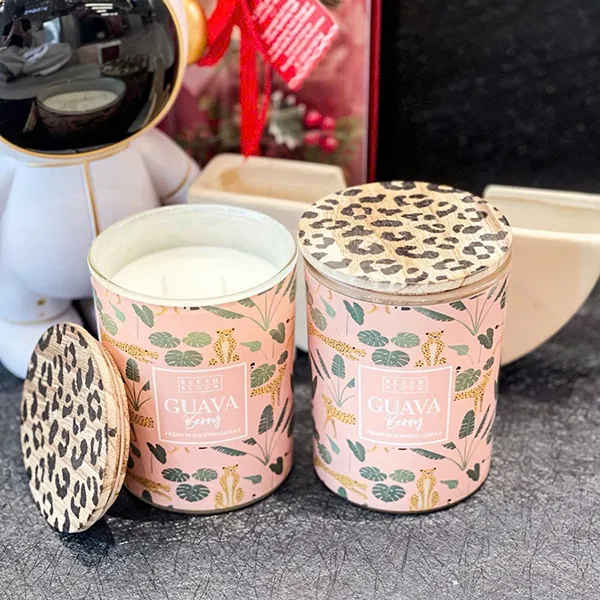Nến Thơm Blush Bloom Guava Berry Candle - Nến thơm - Vua Hàng Hiệu