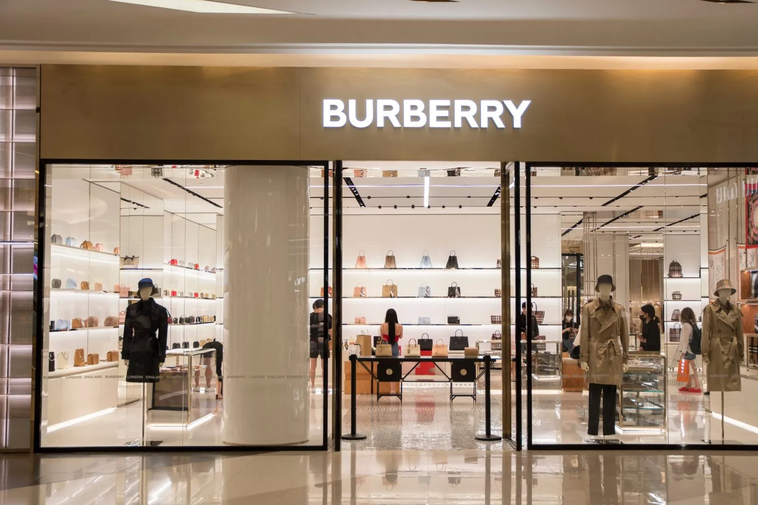 Giới thiệu về thương hiệu Burberry