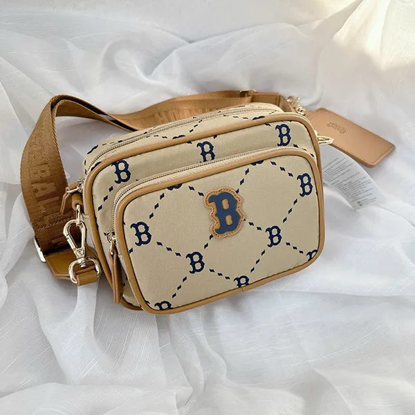 Túi Đeo Chéo Trẻ Em MLB Kids Dia Monogram Boston Red Sox 7ACRMD45N-BR Màu Nâu