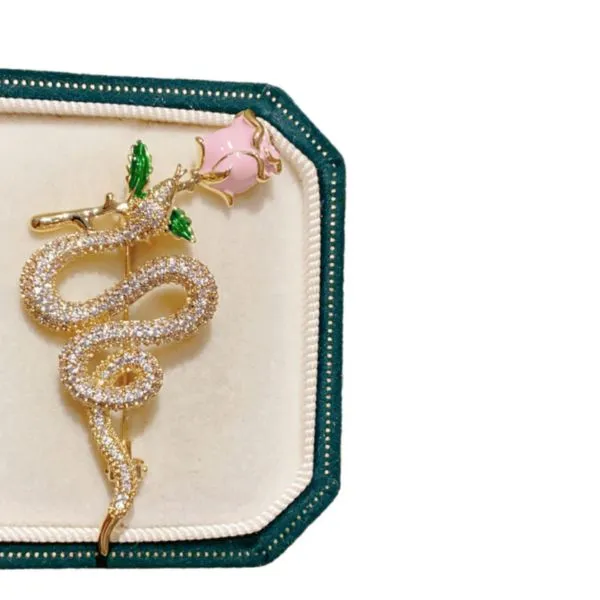 Cài Áo Nữ Meri Floral Snake BR830 Màu Vàng Hồng