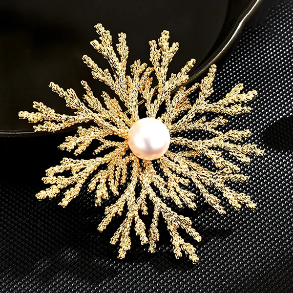 Cài Áo Nữ Meri Golden Snow Flake BR808 Màu Vàng Gold