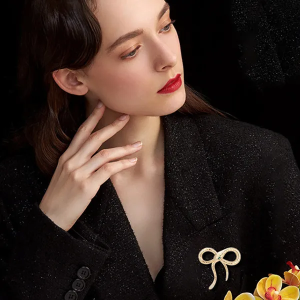 Cài Áo Nữ Meri Serpent Bow BR801 Màu Vàng Gold