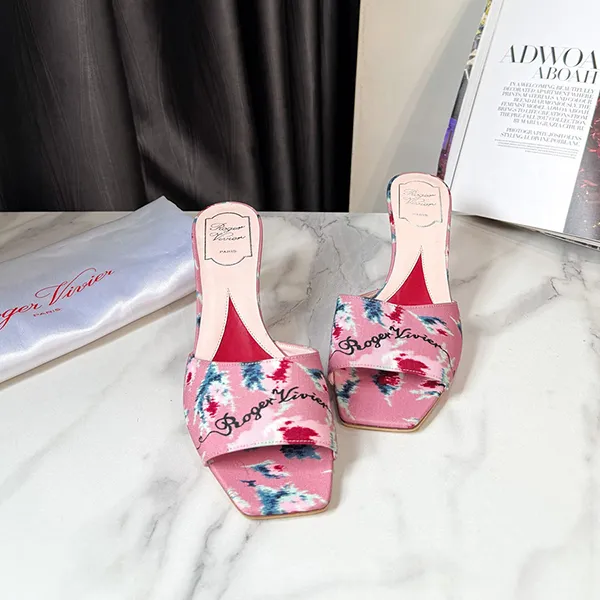 Dép Cao Gót Nữ Roger Vivier Womens Light Pink Mule Màu Hồng Họa Tiết Size 38