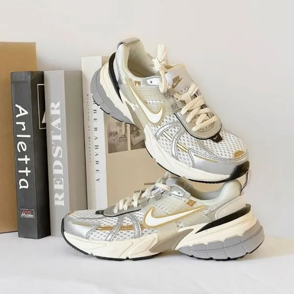 Giày Thể Thao Nike Wmns V2K Run Khaki Metallic Silver HJ7245-100 Màu Trắng Bạc Size 36.5 - Giày - Vua Hàng Hiệu