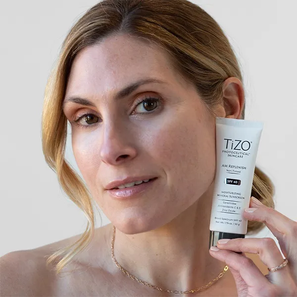 Kem Chống Nắng Dưỡng Ẩm Không Màu TiZO Photoceutical Skincare SPF40 50g