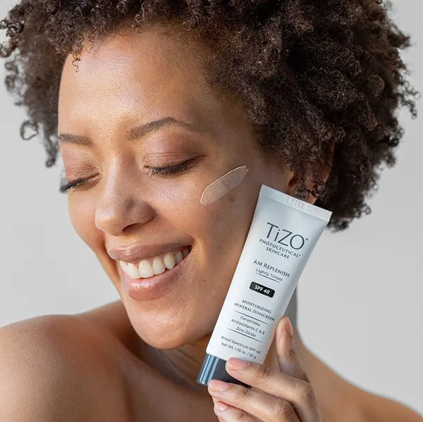 Kem Chống Nắng Dưỡng Ẩm Tizo Photoceutical Skincare SPF40 50g