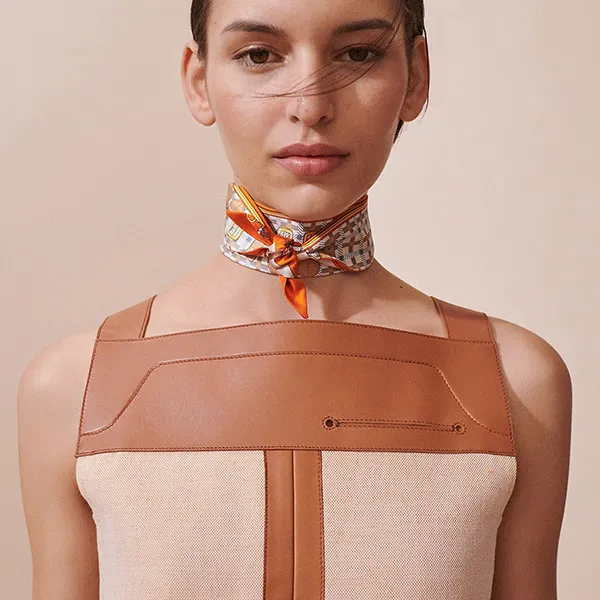 Khăn Lụa Nữ Hermès Twilly Les Voitures Nouvelles Orange / Beige / Gris Bleuté Màu Be/Cam